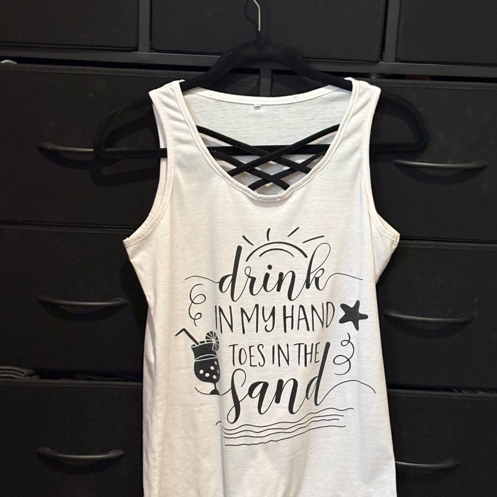 Chic White Graphic Tank Top